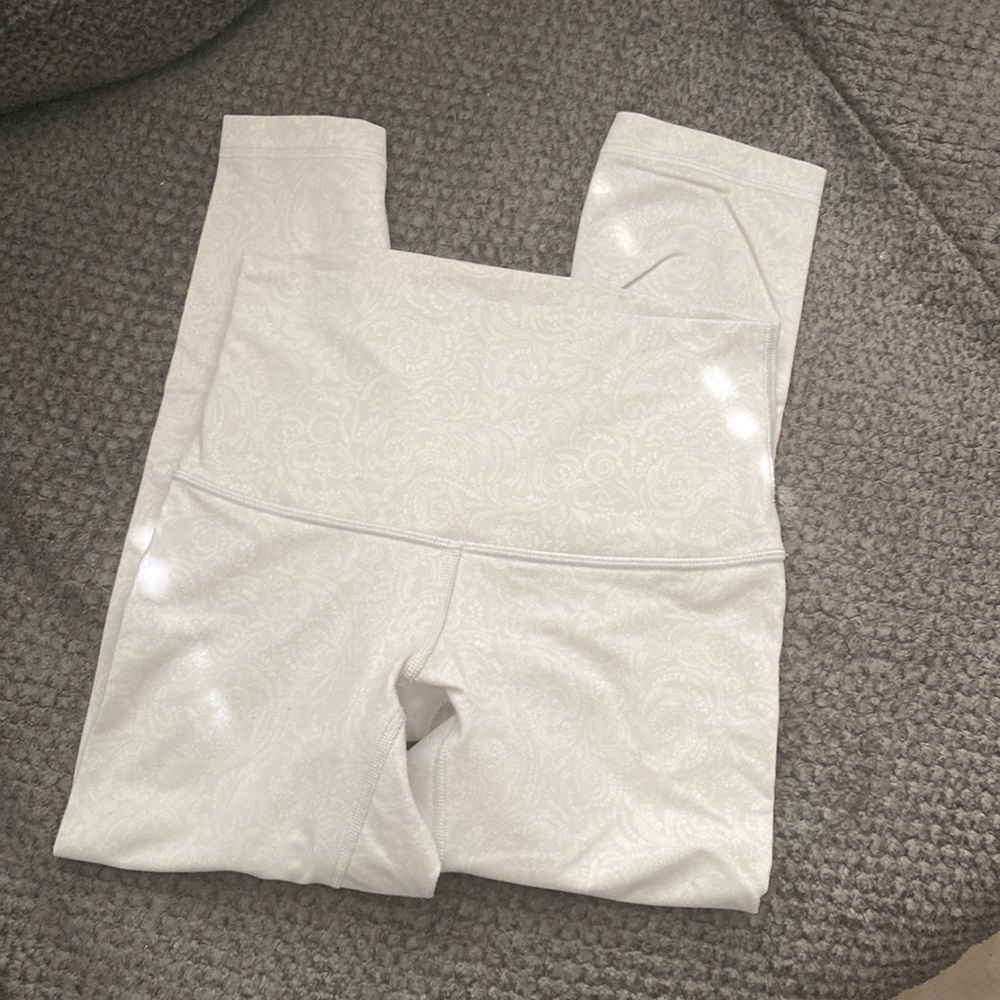 Lululemon yoga pants